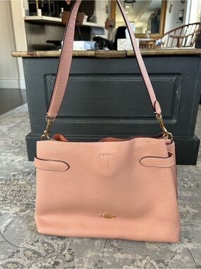Coach Hanna Pebbled Leather Shoulder Bag – Soft Pink